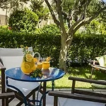 Avithos Hotel