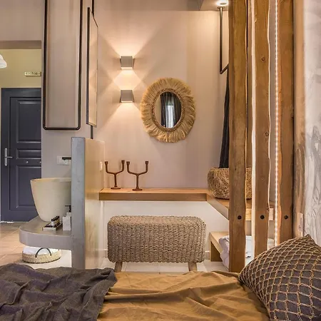 Avithos Hotell 4*