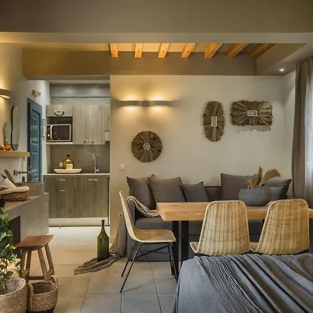 Avithos Hotel