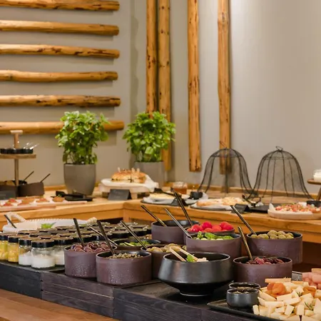 Avithos Hotel