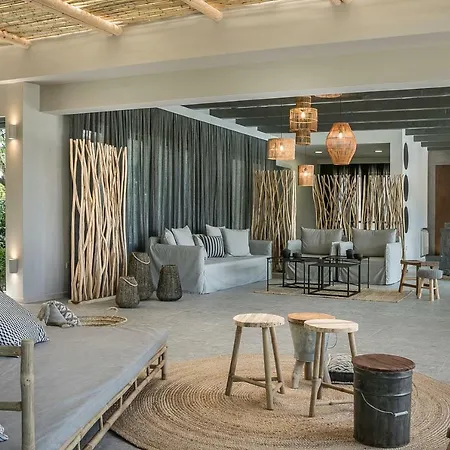 Avithos Hotel