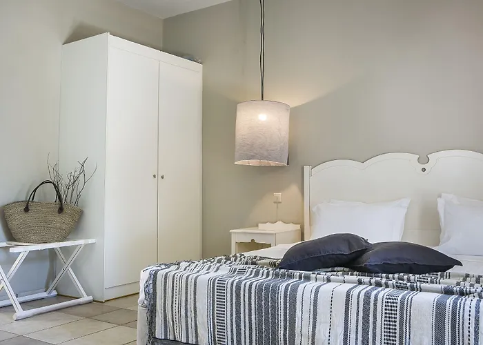 Avithos Hotel
