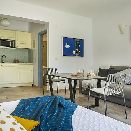Avithos Hotel
