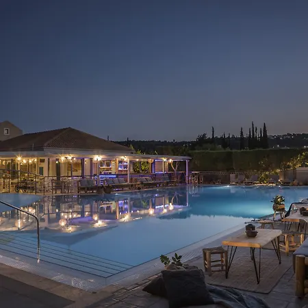 Avithos Otel 4*