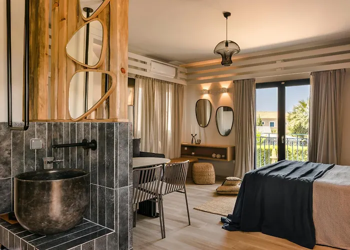 Hotell Avithos 4*