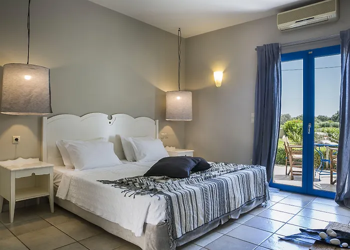 Avithos Hotell