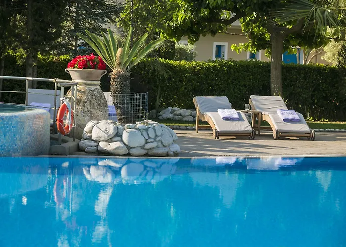 Avithos Hotell