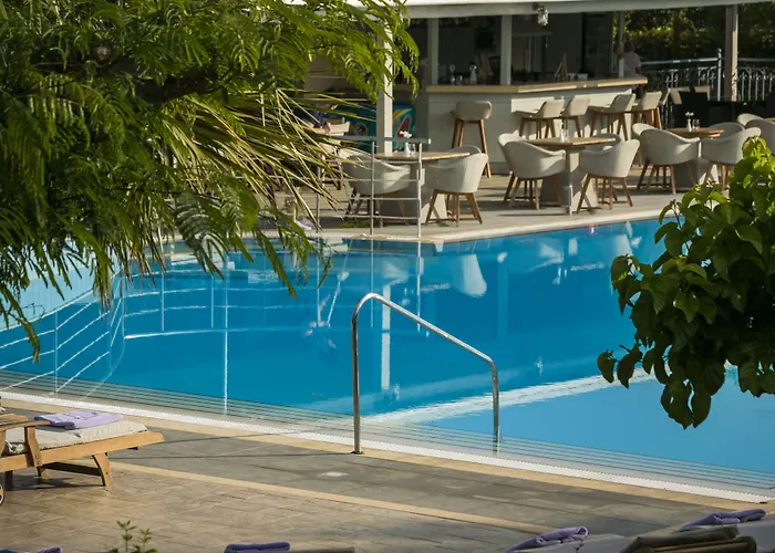 Hotell Avithos 4*