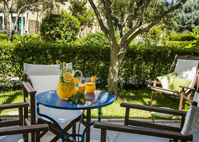 Avithos Hotell